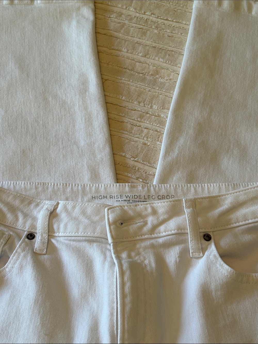 Chico’s Like New High Rise Wide Leg Crop White Jeans